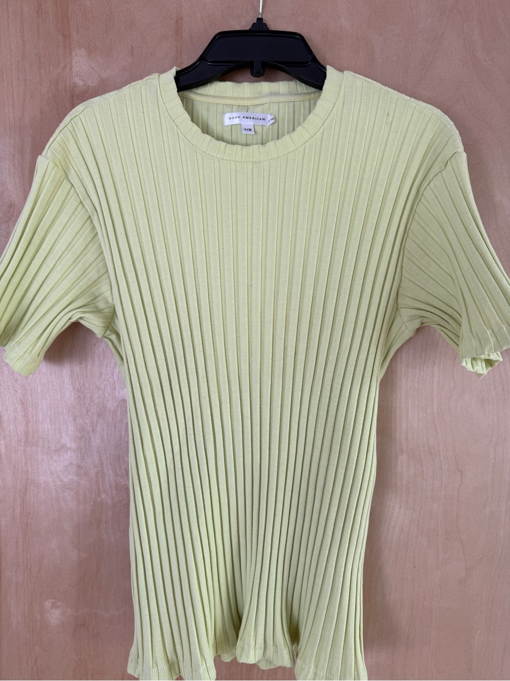 Good American Essential Rib Baby Tee – Neon Lime - Picture 4 of 14